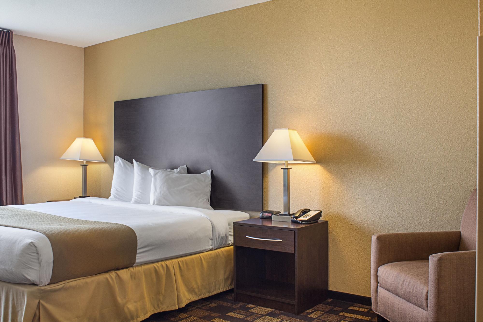 Quality Inn & Suites マイノット エクステリア 写真