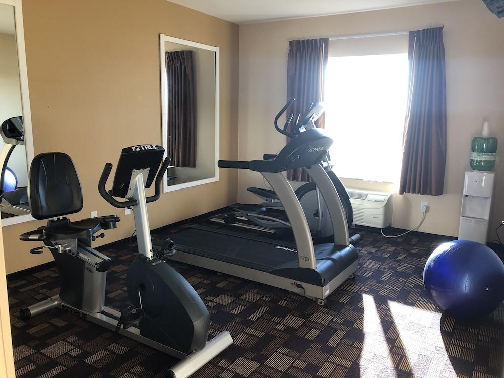 Quality Inn & Suites マイノット エクステリア 写真