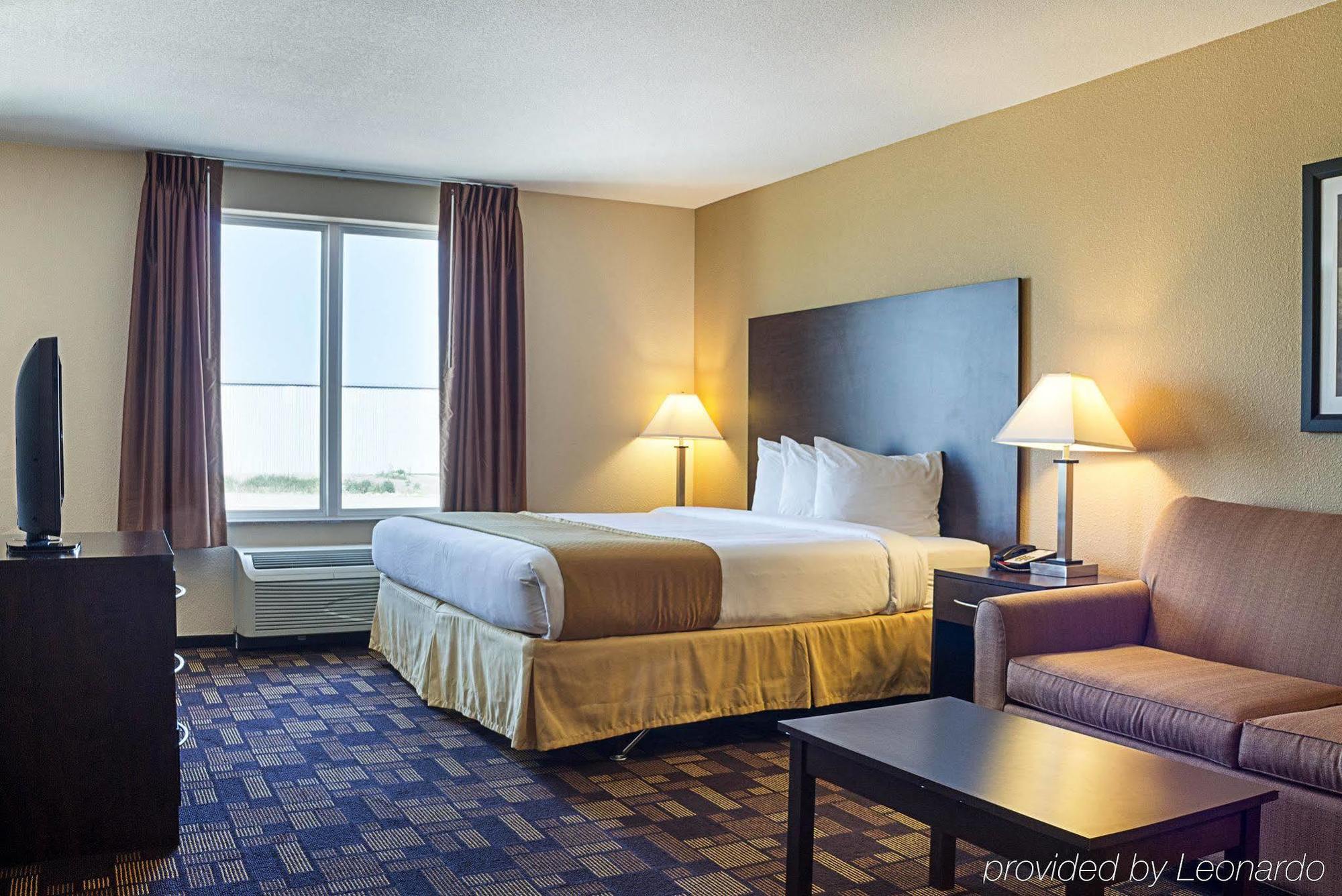 Quality Inn & Suites マイノット エクステリア 写真